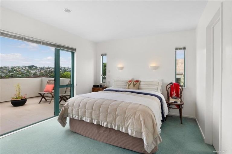 Photo of property in 2/38 Gulf View Road, Murrays Bay, Auckland, 0630