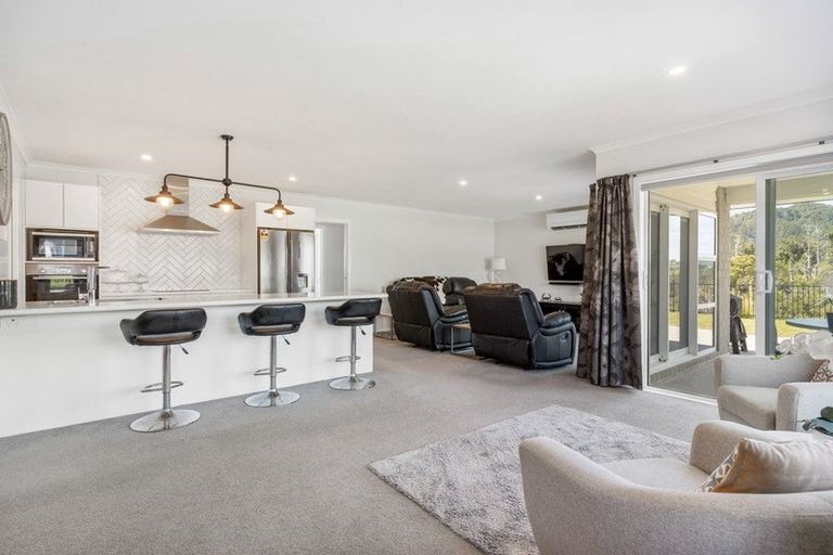 Photo of property in 17 Manatu Close, Whangamata, 3691