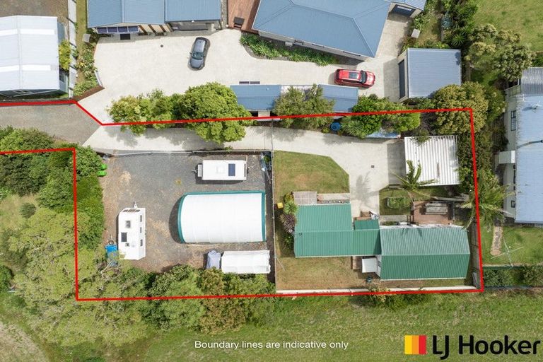 Photo of property in 11 Second Avenue, Glenbrook, Waiuku, 2681