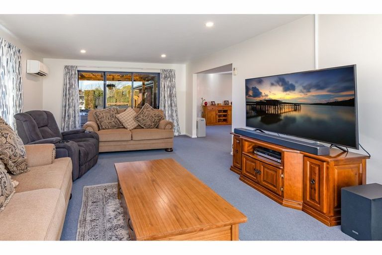 Photo of property in 15 Greenmeadow Gardens, Belfast, Christchurch, 8051