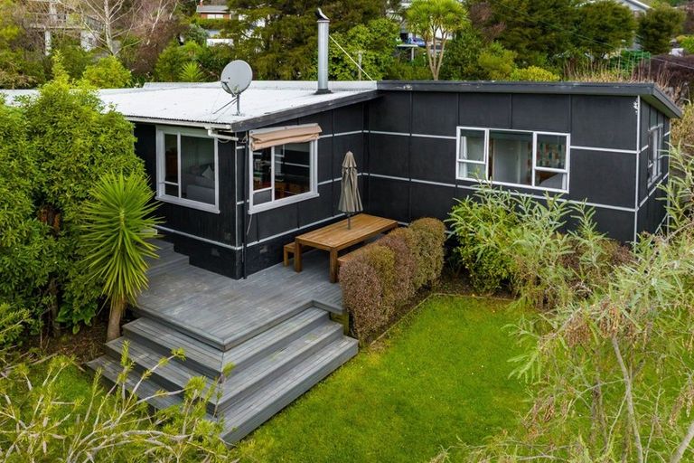 Photo of property in 102a Milton Terrace, Picton, 7220