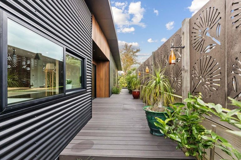 Photo of property in 12 Mackillop Way, Brooklands, New Plymouth, 4310