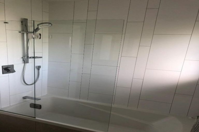 Photo of property in 1/70 Beresford Street, Bayswater, Auckland, 0622