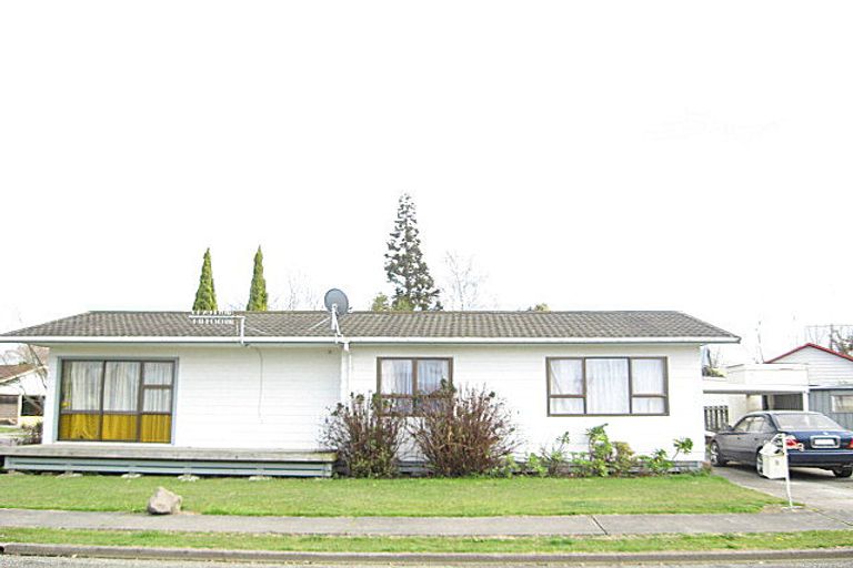 Photo of property in 2 Titoki Place, Edgecumbe, 3120