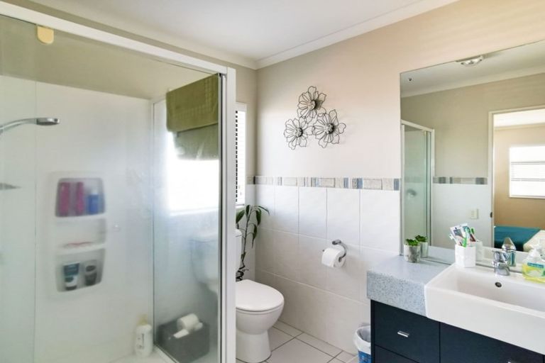 Photo of property in 21 Bellshill Close, Wattle Downs, Auckland, 2103