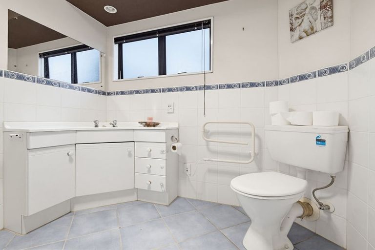 Photo of property in 18 Ngahere Road, Pukekohe, 2120