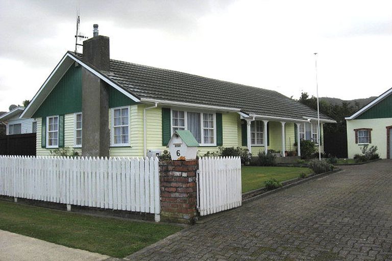 Photo of property in 6 Bexley Grove, Wainuiomata, Lower Hutt, 5014