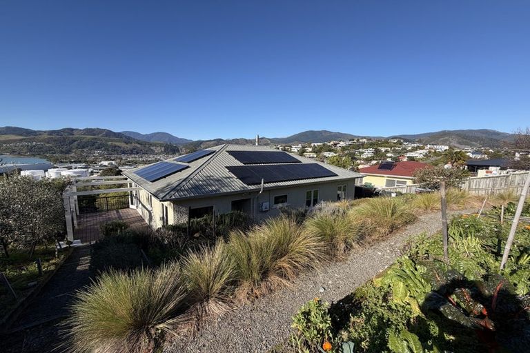 Photo of property in 39 Queens Road, Stepneyville, Nelson, 7010