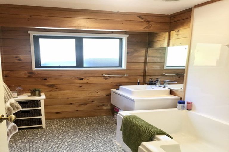 Photo of property in 47 Stillwater Crescent, Stillwater, Silverdale, 0993