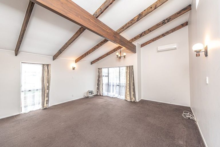 Photo of property in 8 Ash Place, Aramoho, Whanganui, 4500