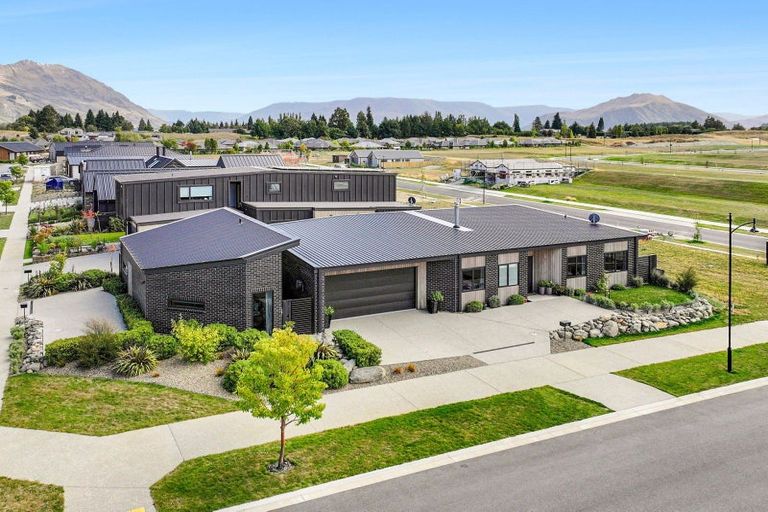 Photo of property in 35 Campbell Road, Wanaka, 9305