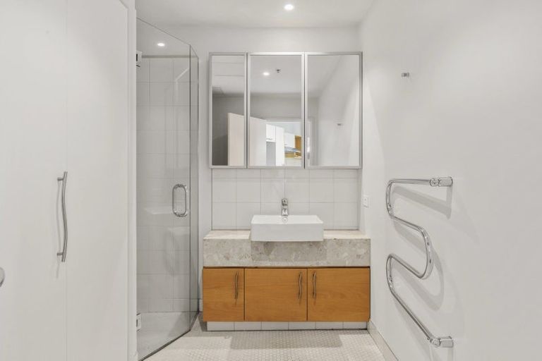 Photo of property in 711/11 Tamariki Avenue, Kelston, Auckland, 0602