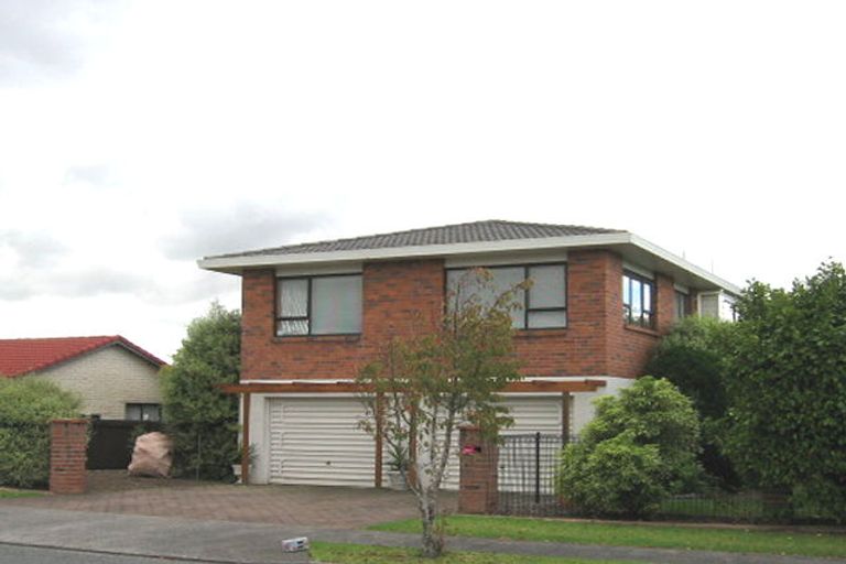 Photo of property in 8 Renoir Street, West Harbour, Auckland, 0618