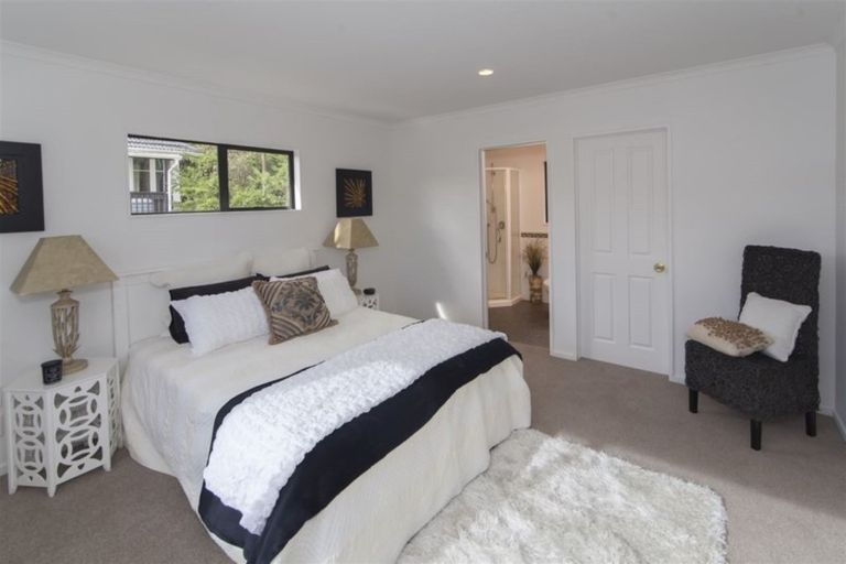 Photo of property in 8 Ali Place, Ranui, Auckland, 0612