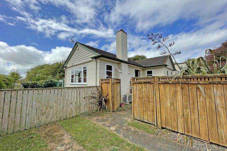 Photo of property in 42 Savage Crescent, West End, Palmerston North, 4412
