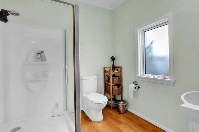 Photo of property in 4 Price Street, Westown, New Plymouth, 4310