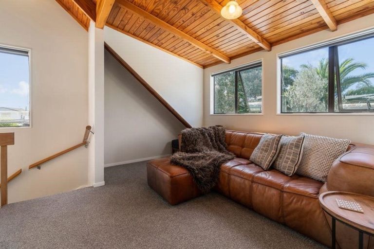 Photo of property in 13 Petrel Place, Massey, Auckland, 0614