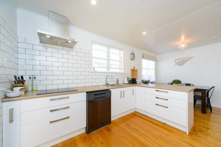 Photo of property in 3 Sefton Avenue, Highbury, Palmerston North, 4412