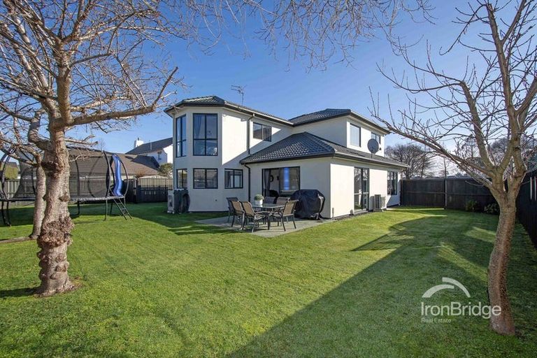 Photo of property in 34 Glasnevin Drive, Casebrook, Christchurch, 8051