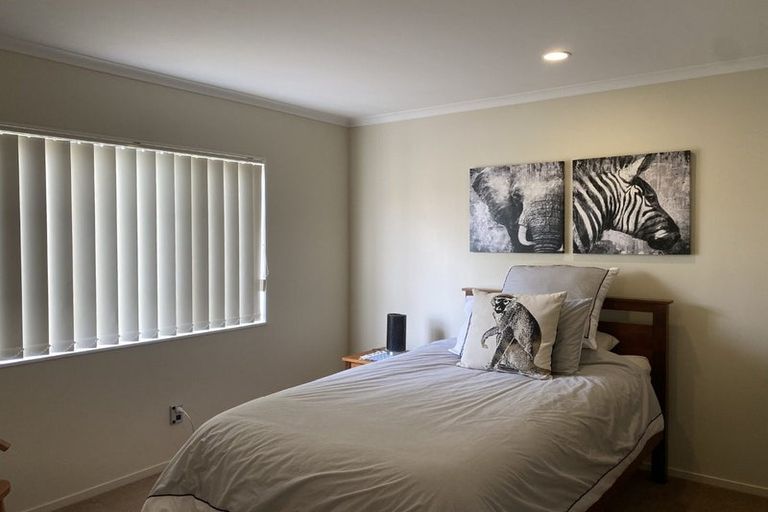 Photo of property in 22 Maypark Crescent, Flat Bush, Auckland, 2016