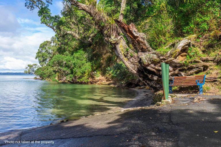 Photo of property in 796 South Titirangi Road, Titirangi, Auckland, 0604