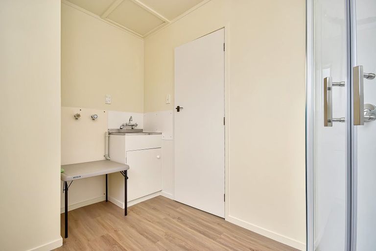 Photo of property in 25a West Harbour Drive, West Harbour, Auckland, 0618