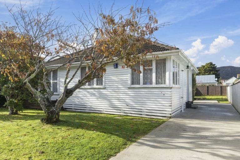 Photo of property in 1182 Taita Drive, Taita, Lower Hutt, 5011
