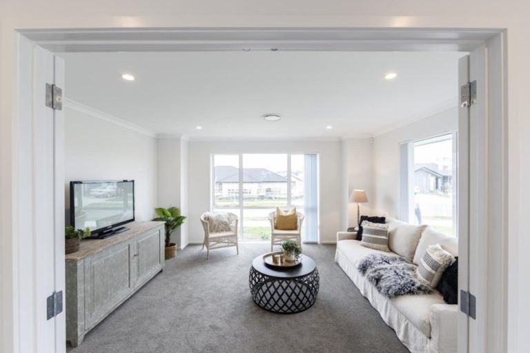 Photo of property in 15 Pitoitoi Drive, Riverhead, 0820