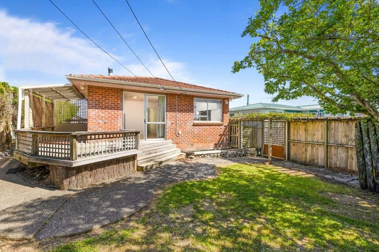 Photo of property in 20 Spencer Road, Pinehill, Auckland, 0632