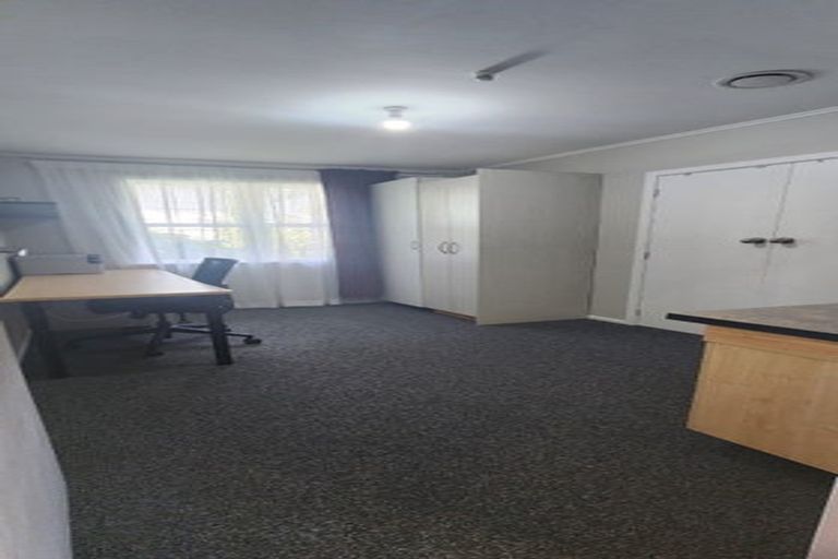 Photo of property in 11 Shackleton Grove, Stokes Valley, Lower Hutt, 5019