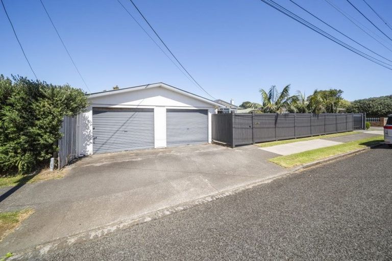 Photo of property in 5 Dorset Avenue, Westown, New Plymouth, 4310