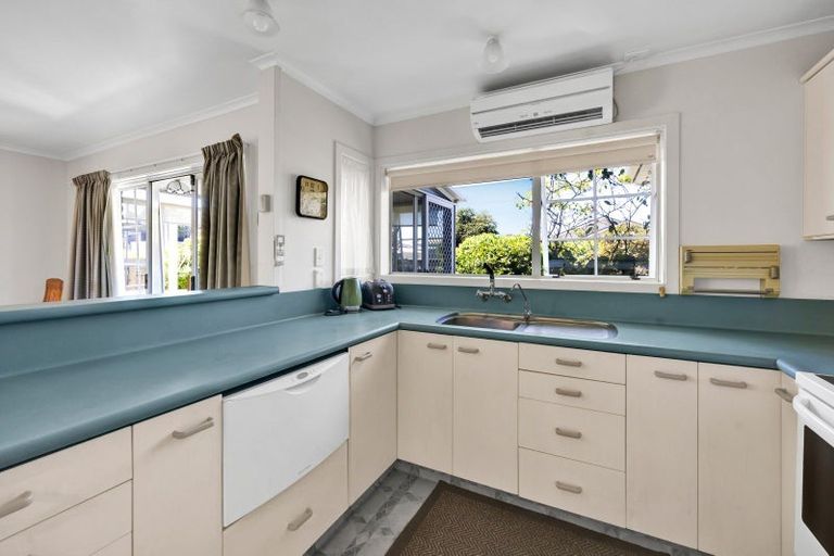 Photo of property in 20 Sackville Street, Fitzroy, New Plymouth, 4312