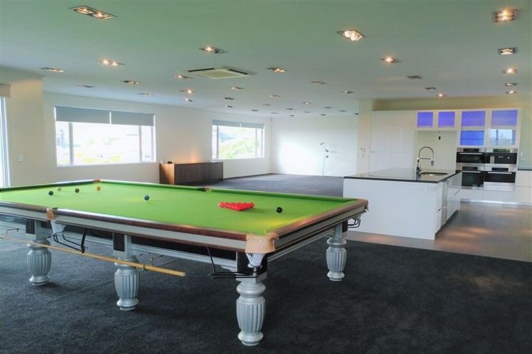 Photo of property in 11 Kinmont Rise, East Tamaki Heights, Auckland, 2016