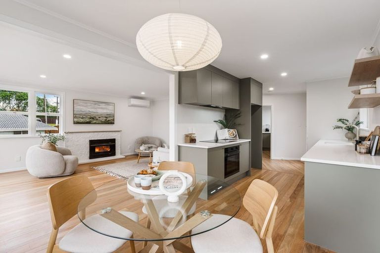 Photo of property in 46 Colwill Road, Massey, Auckland, 0614