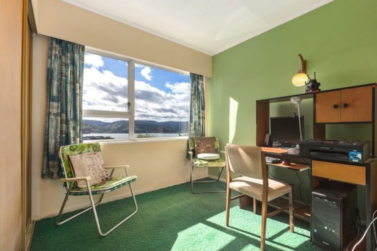 Photo of property in 7 Kenef Road, Paremata, Porirua, 5024