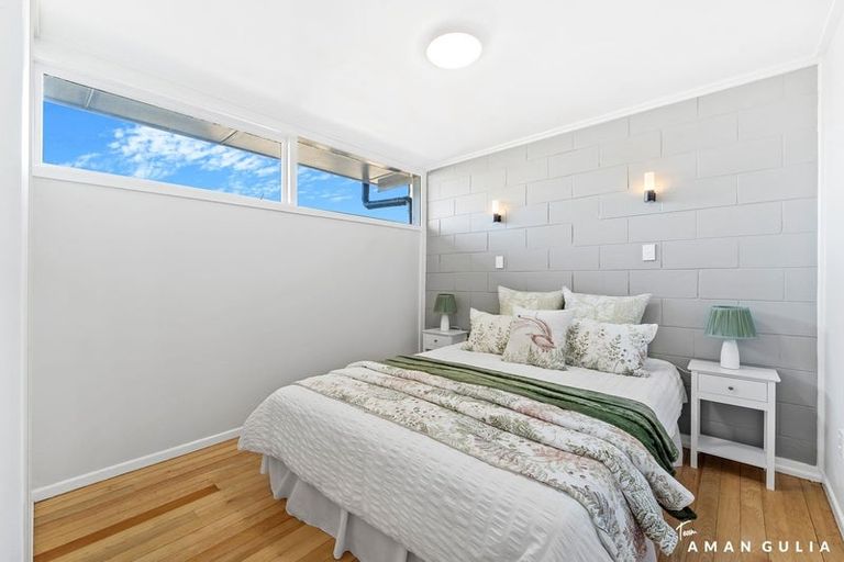 Photo of property in 16c Dallinghoe Crescent, Milford, Auckland, 0620