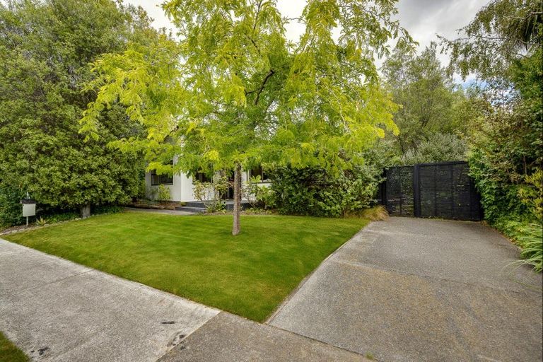 Photo of property in 34 James Cook Street, Havelock North, 4130