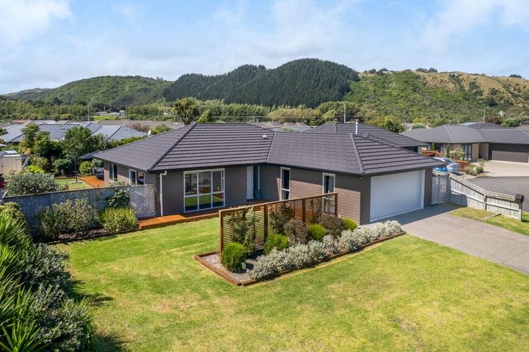 Photo of property in 5 Pearson Place, Paraparaumu, 5032