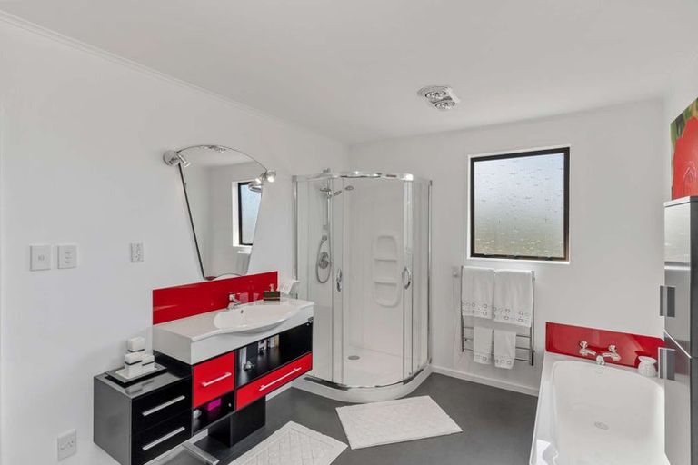 Photo of property in 8 Paprika Place, Bishopdale, Christchurch, 8053