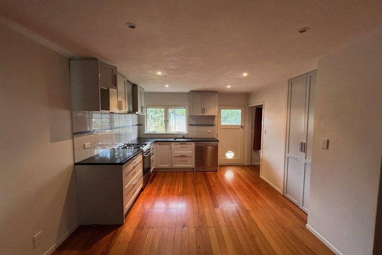 Photo of property in 117 Wharf Road, Te Atatu Peninsula, Auckland, 0610