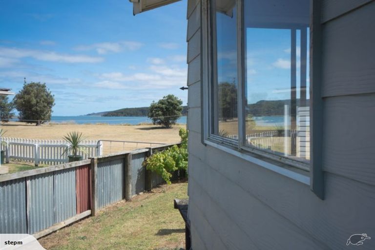 Photo of property in 64 Maunsell Road, Port Waikato, Tuakau, 2695