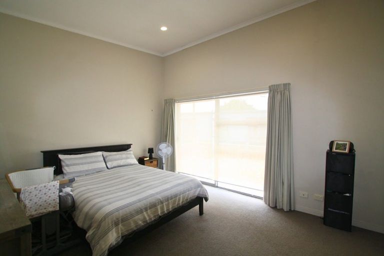 Photo of property in 2/38 Maratahu Street, Westown, New Plymouth, 4310