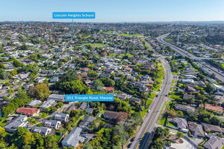 Photo of property in 351 Triangle Road, Massey, Auckland, 0614