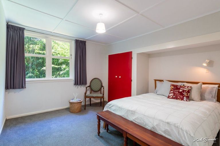 Photo of property in 33 Elmslie Road, Pinehaven, Upper Hutt, 5019