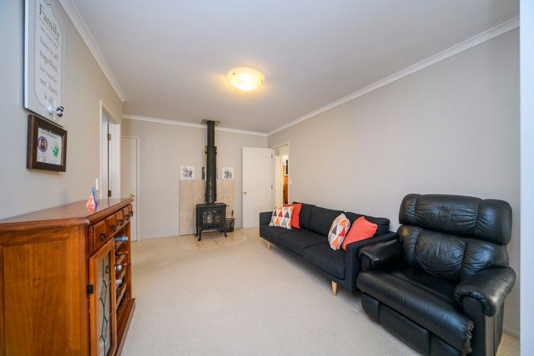 Photo of property in 93 Parnell Heights, Kelvin Grove, Palmerston North, 4414