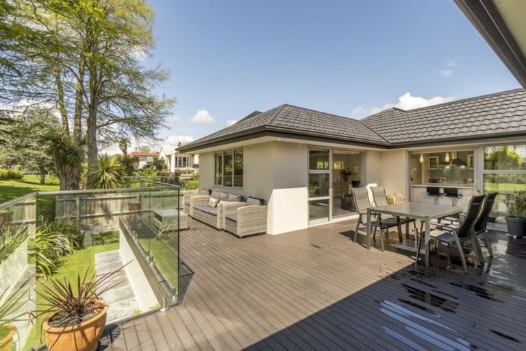 Photo of property in 20 Strowan Road, Strowan, Christchurch, 8052