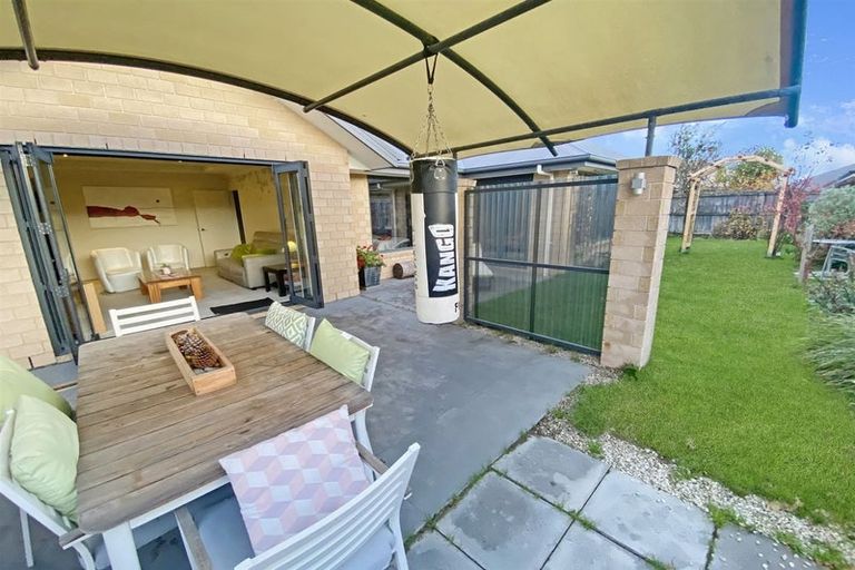 Photo of property in 19 Sovereign Gardens, Halswell, Christchurch, 8025