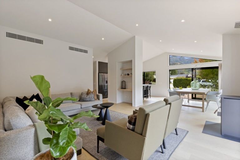 Photo of property in 8 Butel Avenue, Arrowtown, 9302