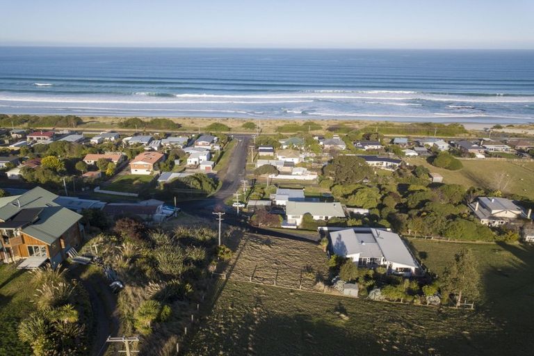 Photo of property in 40 Bedford Parade, Brighton, Dunedin, 9035