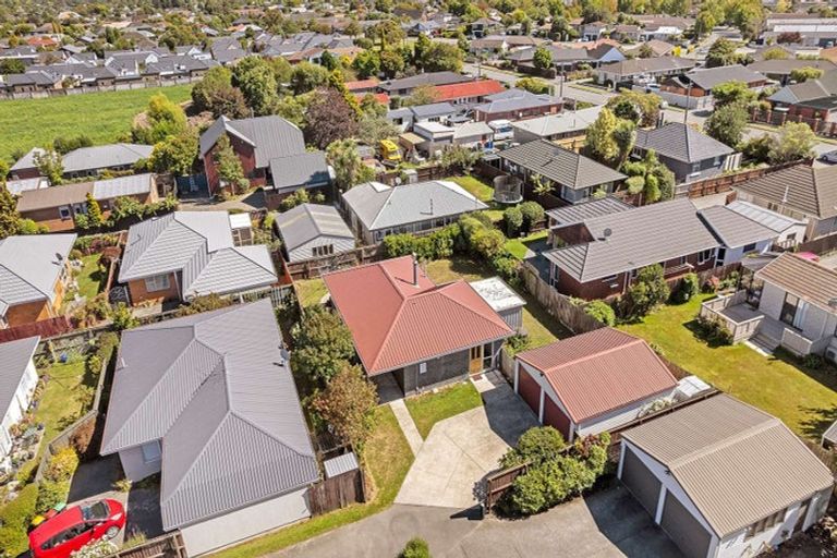 Photo of property in 9 Honeysuckle Place, Northcote, Christchurch, 8052